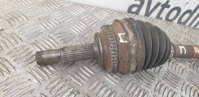 Привід лівий 4342005170 TOYOTA