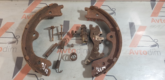 Гальмівні колодки стоянкового гальма 44060EA026 NISSAN