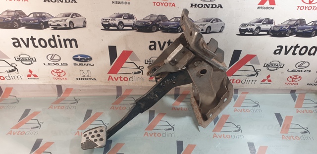Педаль гальма 465018H808 NISSAN