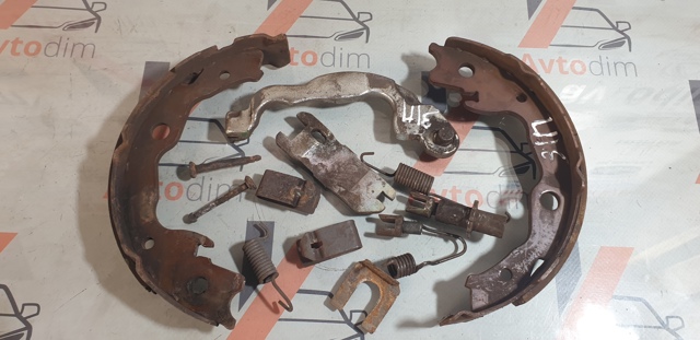 Гальмівні колодки гальма стоянки 4654042020 TOYOTA
