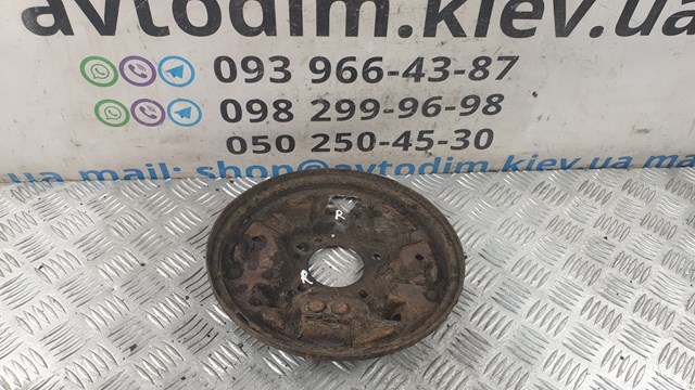 Диск опорний, заднього гальм. барабана, правий 4704305020 TOYOTA