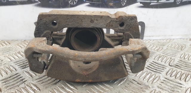 Супорт гальмівний, передній, правий 4773053060 TOYOTA