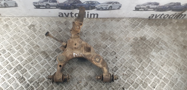 Лівий важіль передній нижній підвіски 4806935080 TOYOTA