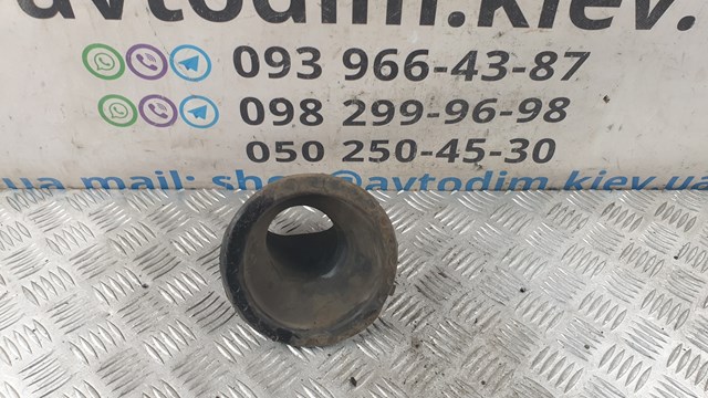 Чохол амортизатора переднього 4815705010 TOYOTA