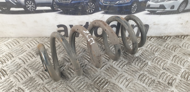 Пружина задня 4823142360 TOYOTA