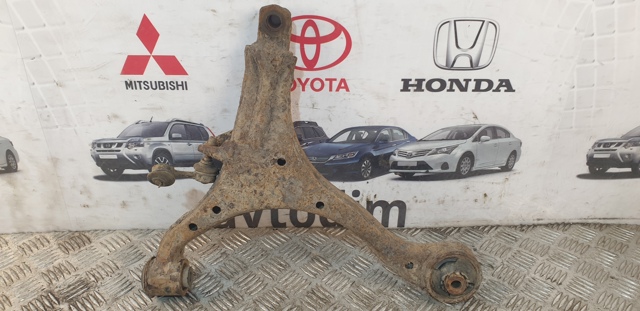 Правий важіль передній нижній підвіски 51350S9A010 HONDA