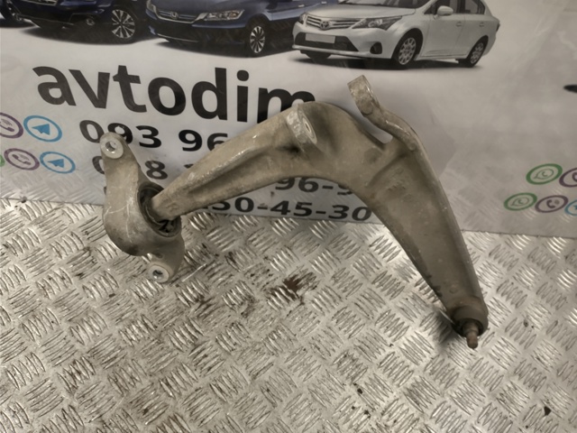 Правий важіль передній нижній підвіски 51350SMGE05 HONDA