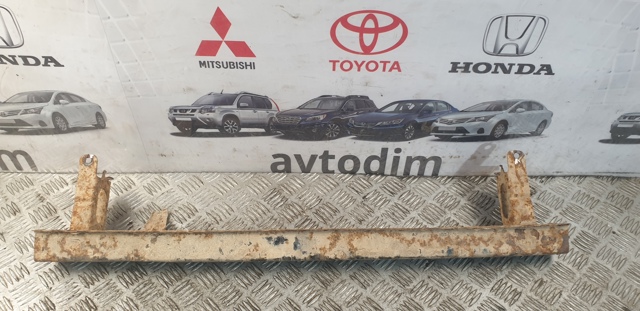Шина бампера заднього Toyota Land Cruiser 90
