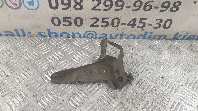 Праве кріплення переднього бампера 5214520200 TOYOTA