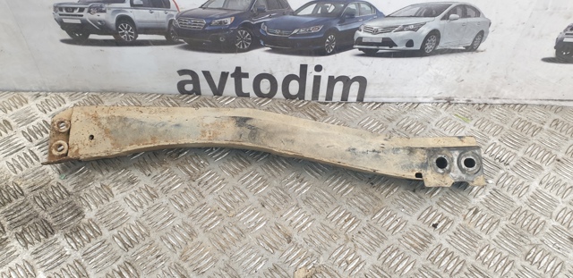 Кронштейн передньої балки 5220F599 MITSUBISHI