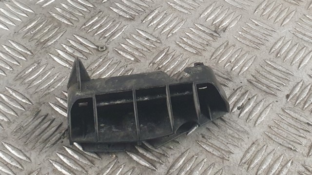 Кронштейн бампера заднього, правий 5256205040 TOYOTA