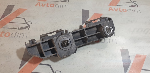 Лівий кронштейн заднього бампера 5256342030 TOYOTA