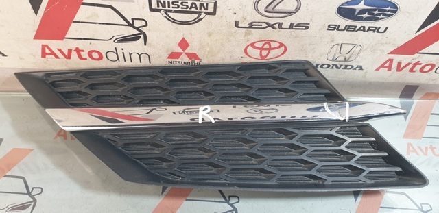 Решітка радіатора права 5310542010 TOYOTA