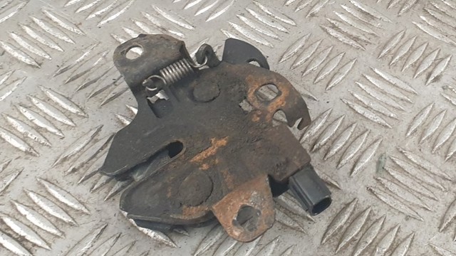 Запор капота (замок і привід замка капота) 5351005100 TOYOTA