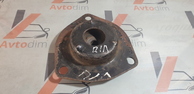 Кріплення переднього амортизатора 543208H310 NISSAN