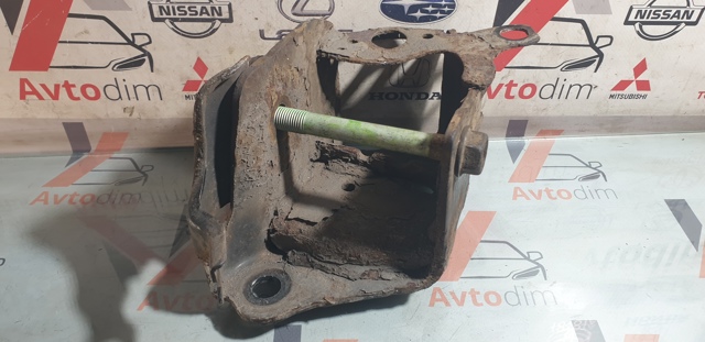 Кронштейн задньої балки 55429BA60A NISSAN