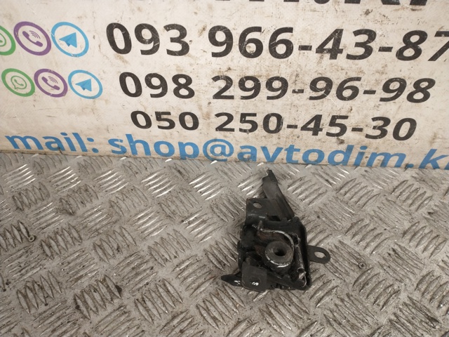 Замок капота 57310FC010 SUBARU