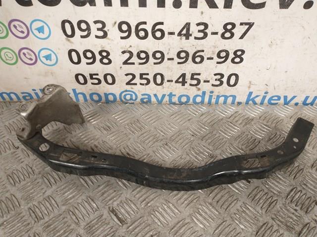 Кронштейн бампера переднього, лівий 57707AG070 SUBARU