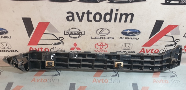 Кронштейн бампера заднього, зовнішній правий 57707SG080 SUBARU
