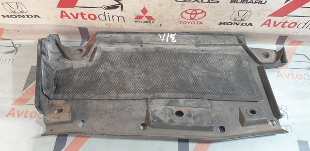 Захист заднього бампера 5872442010 TOYOTA