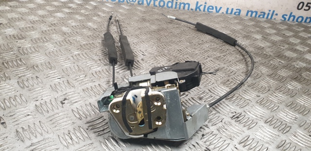 Замок водійських дверей 61032AG110 SUBARU