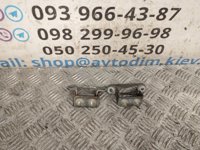Петля задніх багажних, 3/5 -х дверей 61070AA121 SUBARU
