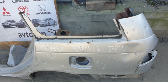 Крило заднє 6160205120 TOYOTA