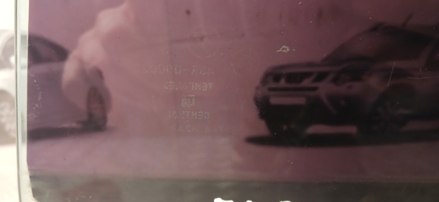 Скло задньої двері правої 62011SA000 SUBARU