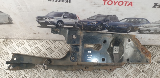 Кронштейн супорту радіатора нижнього 62520JG00A NISSAN
