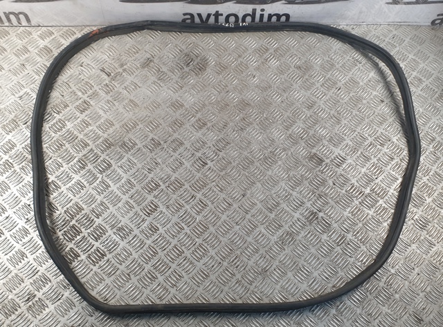 Ущільнювач кришки багажника 6446153020 TOYOTA