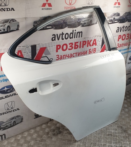 Двері пасажирські задні праві 6700353040 TOYOTA