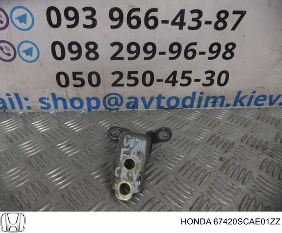 Петля передніх дверей права 67420SCAE01ZZ HONDA