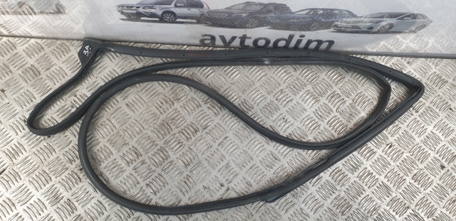 Прокладка дверей задніх, правих (на кузові) 6787142070 TOYOTA