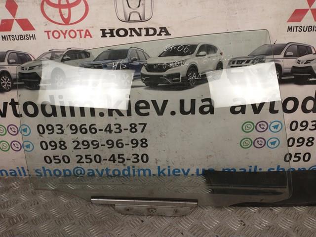 Скло заднє праве 6810313340 TOYOTA