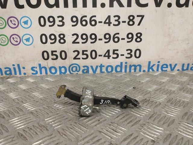 Обмежувач відкриття дверей, задній правий 6863012090 TOYOTA