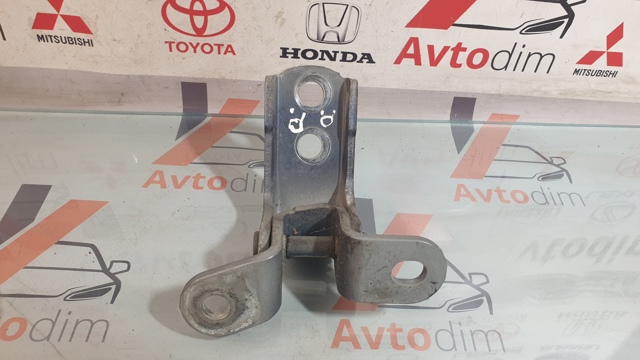 Петля передніх дверей, правою 6871012151 TOYOTA