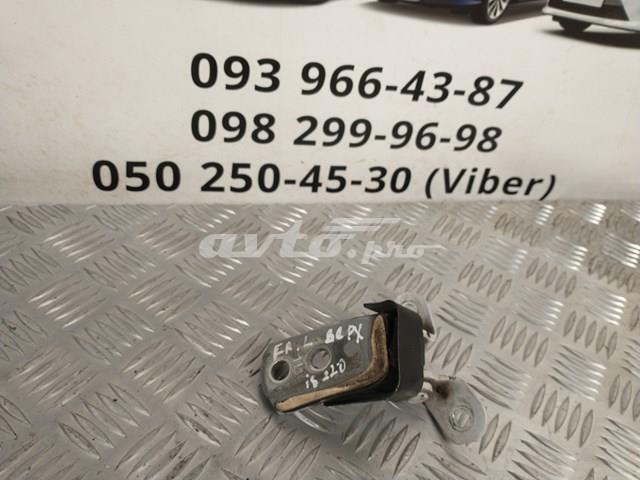 Петля передніх дверей лівих 6872012150 TOYOTA