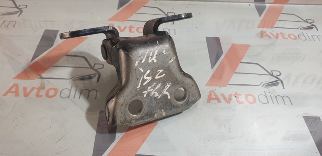 Петля передніх дверей, правих 6873033021 TOYOTA