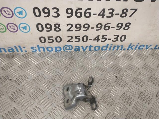 Петля передніх дверей, лівою 6874052010 TOYOTA