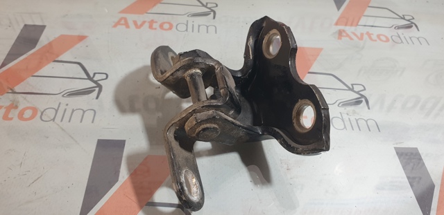 Петля задніх дверей, правих 6875020121 TOYOTA