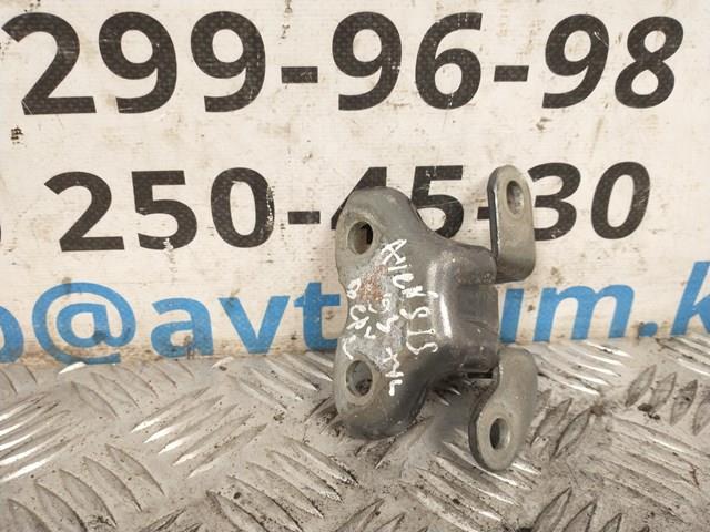 Петля задніх дверей, лівих 6876005020 TOYOTA