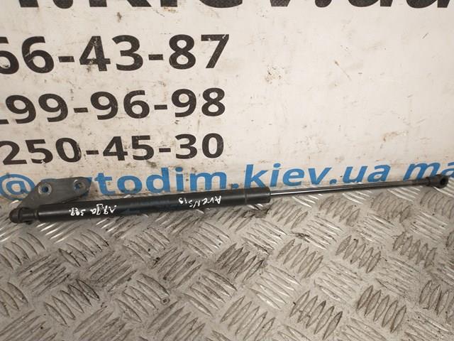 Амортизатор двері багажника 6896009090 TOYOTA