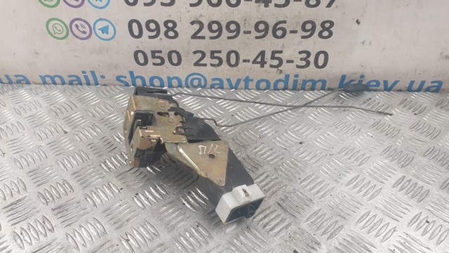 Замок дверей водія 6904005081 TOYOTA