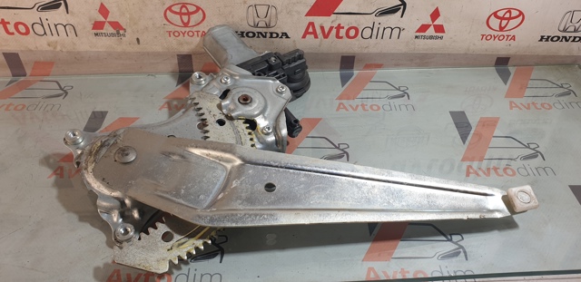 Склопідйомник задніх лівих дверей 6980442050 TOYOTA