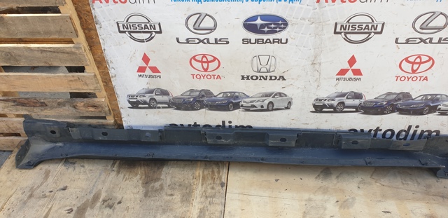 Накладка зовнішня (молдинг) порога, правий 7585005903 TOYOTA