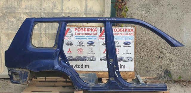 Отвір передніх правих дверей 760308H730 NISSAN