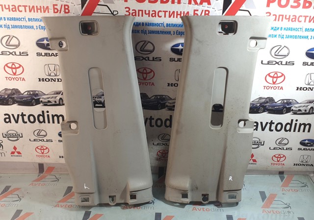 Обшивка стійки кузова внутрішня, середня права 76913EB302 NISSAN