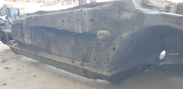 Крило заднє 781018H730 NISSAN