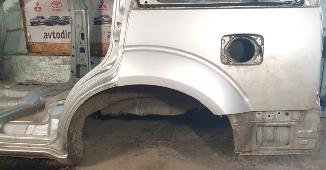 Крило заднє 78101EB330 NISSAN