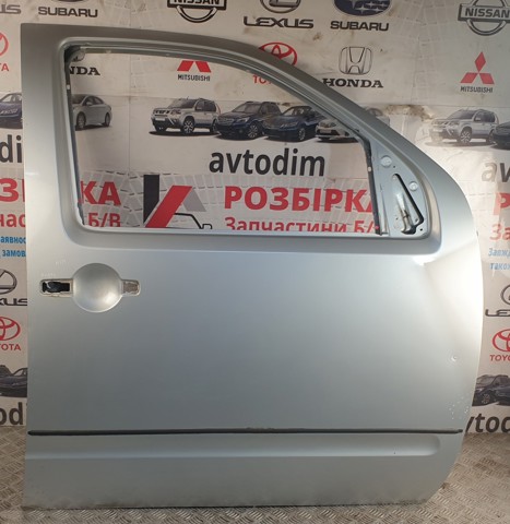 Дверка передня права 80100EB330 NISSAN